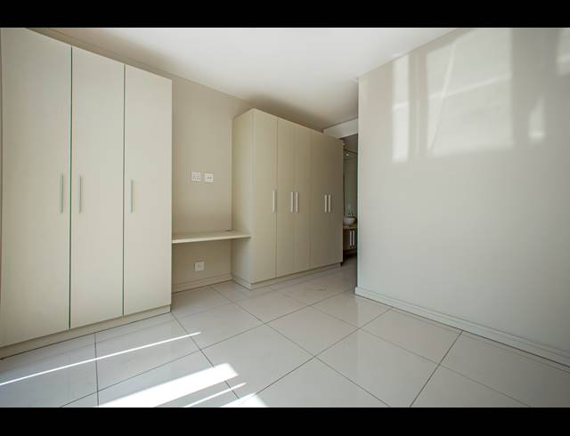 2 BEDROOM APARTMENT TO LET IN ROSEBANK